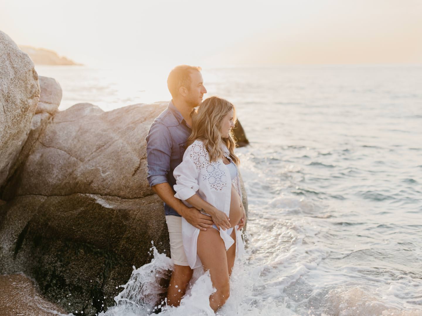 Fotografía de embarazo natural en exterior